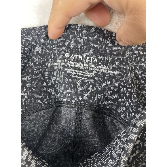 Athleta Women's XSmall Black Ultimate Stash Pocket‎ Textured 7/8 Tight Leggings - Picture 9 of 10